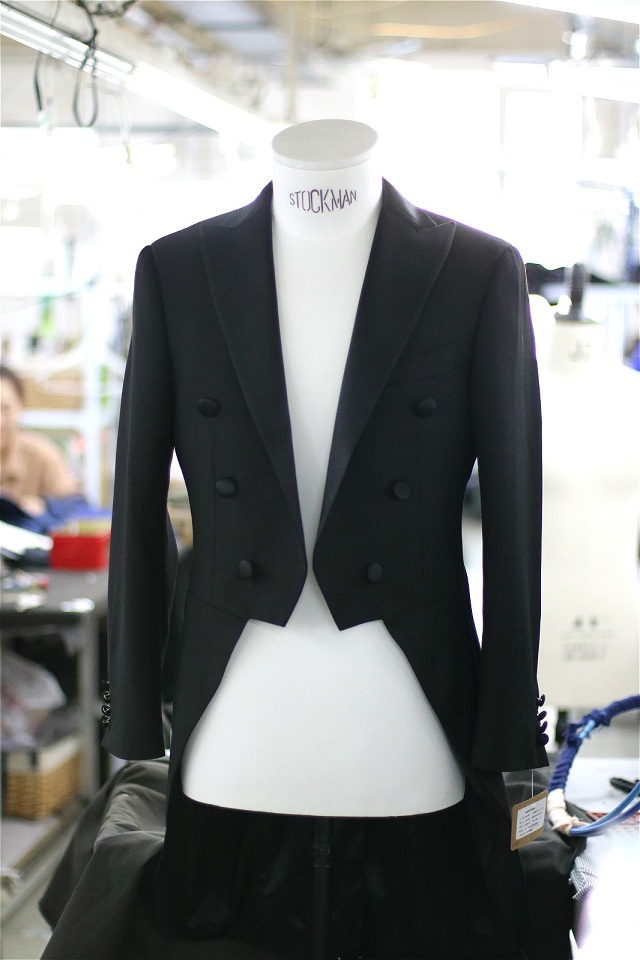 燕尾服礼服 包工包料1000元一件   客供面料 800元一件